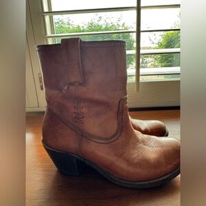 Women's Frye Boots Carmen X Stitch Short Tan Saddle Leather 76203